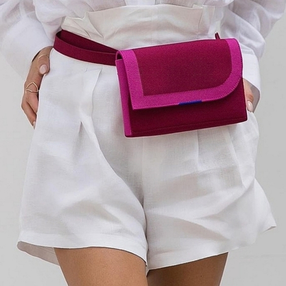 ROTHY´S THE BELT BAG IN BEET PINK